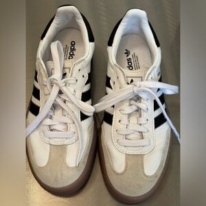 Adidas Women’s Sambae Size 6 US